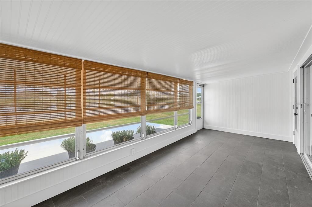 На продажу: $279,000 (2 спален, 2 ванн, 1334 Квадратных фут)