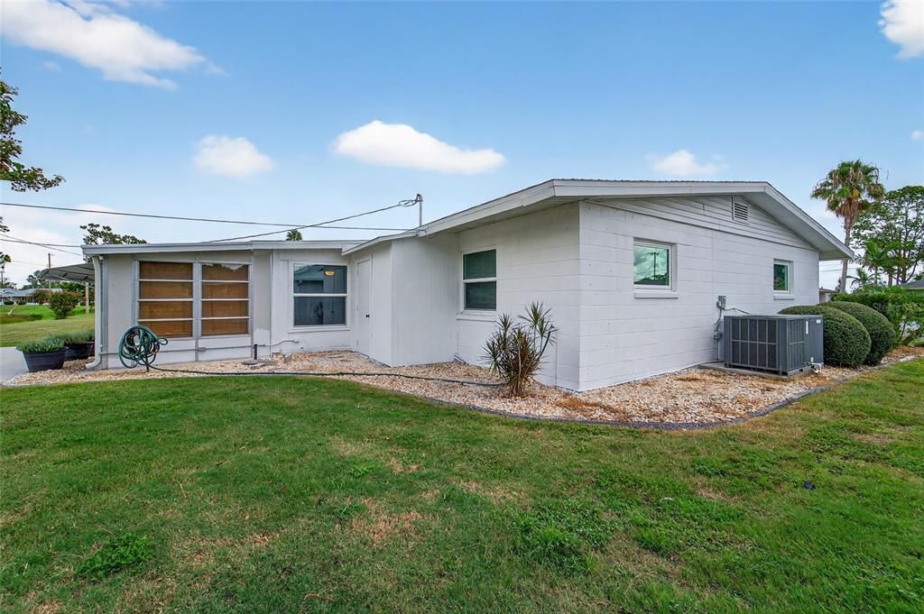 На продажу: $279,000 (2 спален, 2 ванн, 1334 Квадратных фут)