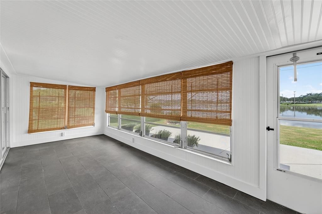 На продажу: $279,000 (2 спален, 2 ванн, 1334 Квадратных фут)