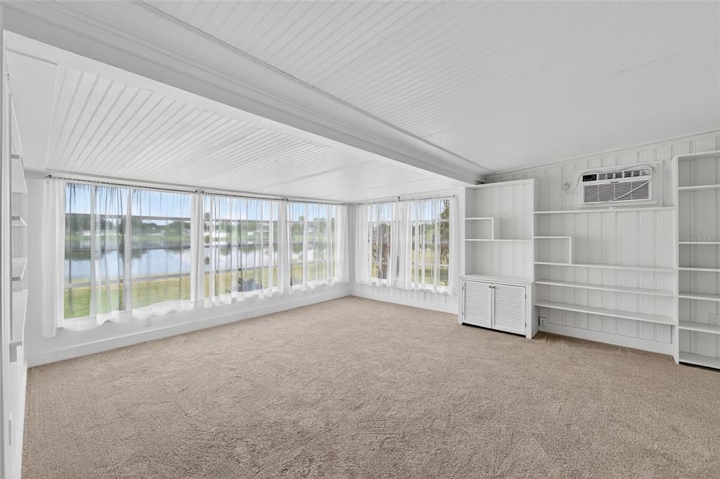 На продажу: $279,000 (2 спален, 2 ванн, 1334 Квадратных фут)