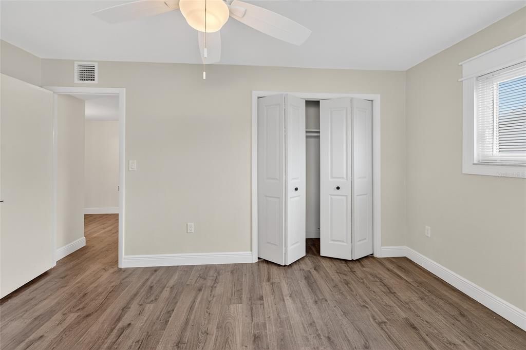 На продажу: $279,000 (2 спален, 2 ванн, 1334 Квадратных фут)