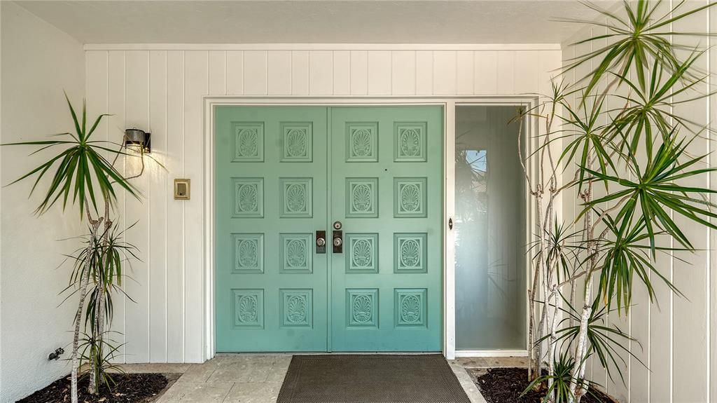 Active With Contract: $3,295,000 (3 beds, 2 baths, 2428 Square Feet)