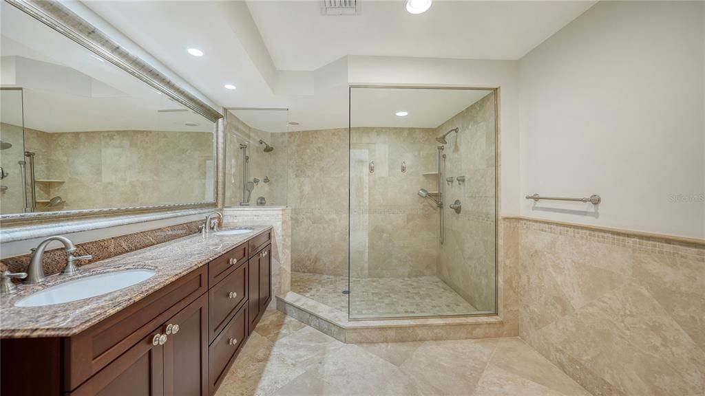 Active With Contract: $3,295,000 (3 beds, 2 baths, 2428 Square Feet)