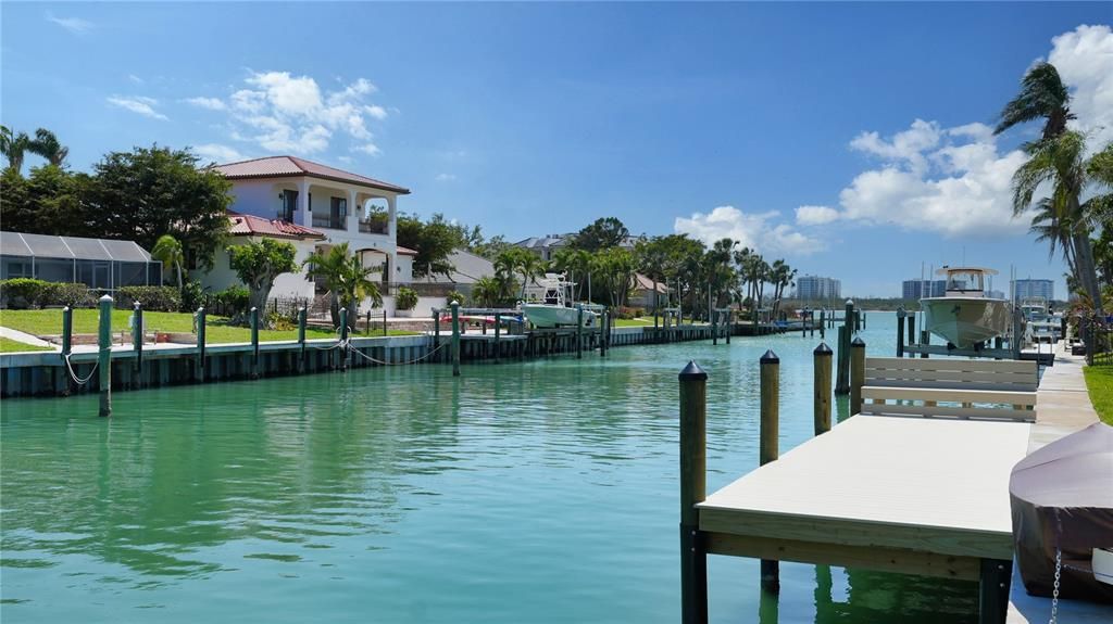 Active With Contract: $3,295,000 (3 beds, 2 baths, 2428 Square Feet)