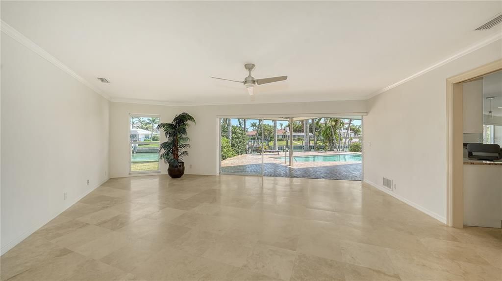 Active With Contract: $3,295,000 (3 beds, 2 baths, 2428 Square Feet)