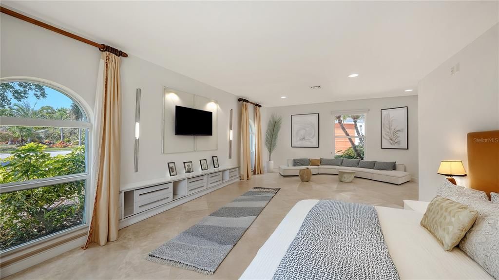 Active With Contract: $3,295,000 (3 beds, 2 baths, 2428 Square Feet)