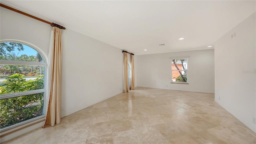 Active With Contract: $3,295,000 (3 beds, 2 baths, 2428 Square Feet)