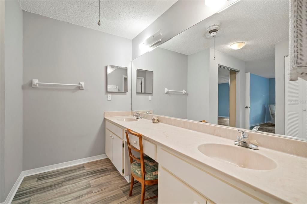 For Sale: $235,000 (2 beds, 2 baths, 1444 Square Feet)