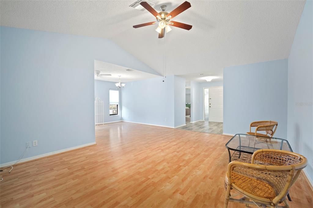 For Sale: $235,000 (2 beds, 2 baths, 1444 Square Feet)