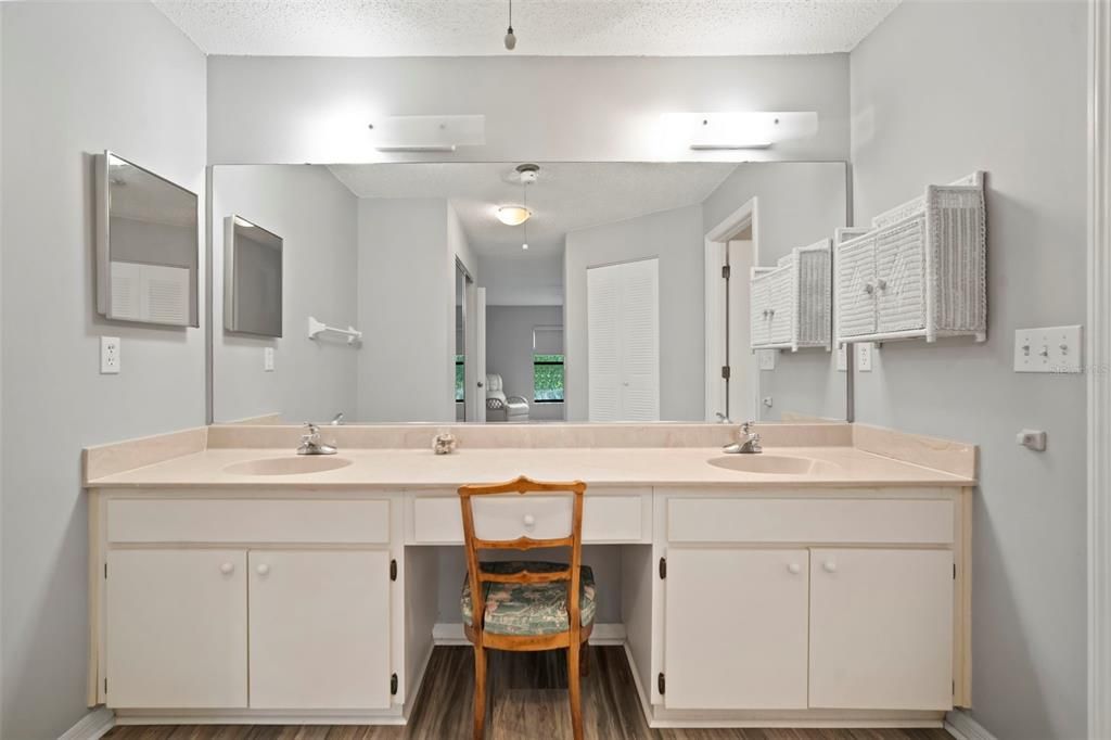 For Sale: $235,000 (2 beds, 2 baths, 1444 Square Feet)