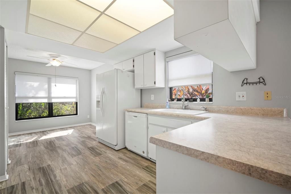 For Sale: $235,000 (2 beds, 2 baths, 1444 Square Feet)