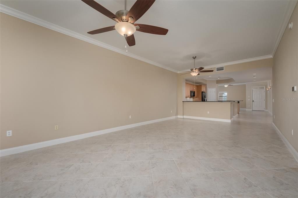 待售: $329,000 (2 贝兹, 2 浴室, 1762 平方英尺)