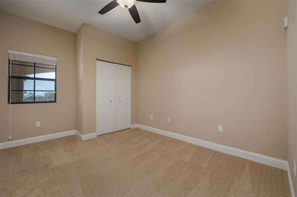 待售: $329,000 (2 贝兹, 2 浴室, 1762 平方英尺)