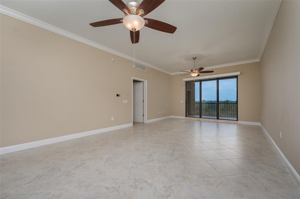 待售: $329,000 (2 贝兹, 2 浴室, 1762 平方英尺)