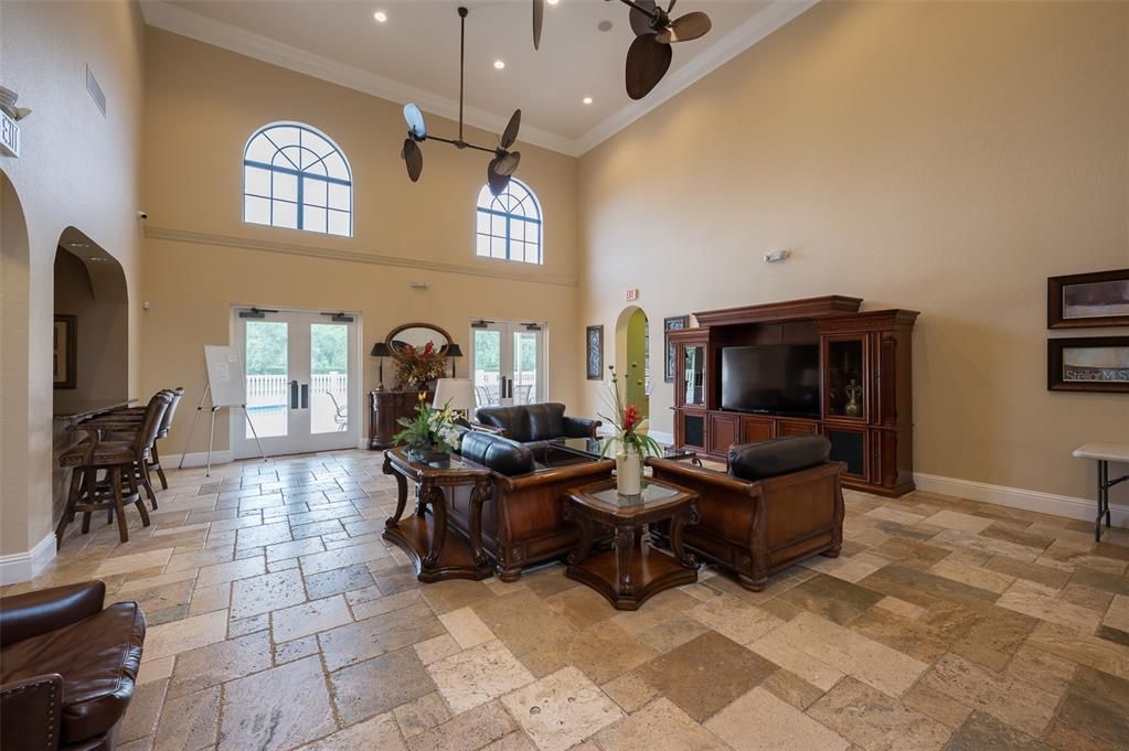 待售: $329,000 (2 贝兹, 2 浴室, 1762 平方英尺)