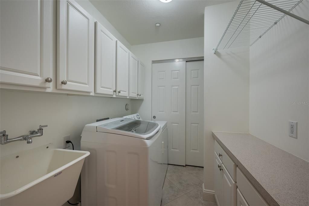 待售: $329,000 (2 贝兹, 2 浴室, 1762 平方英尺)