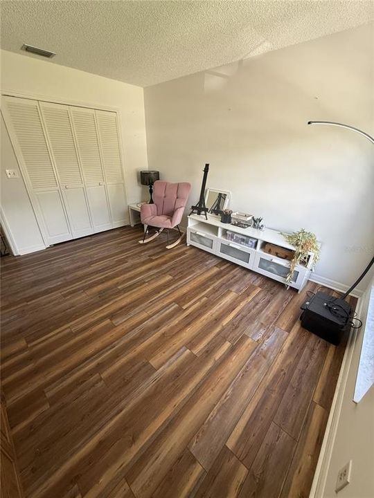 待售: $330,000 (3 贝兹, 2 浴室, 1660 平方英尺)