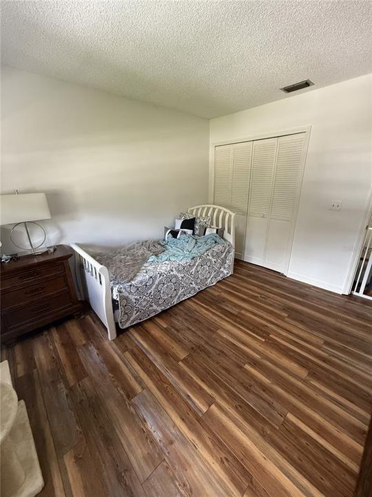 待售: $330,000 (3 贝兹, 2 浴室, 1660 平方英尺)