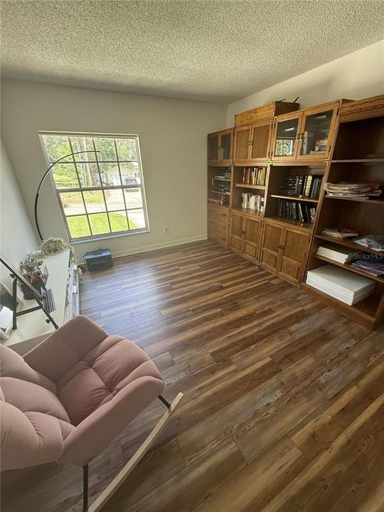 待售: $330,000 (3 贝兹, 2 浴室, 1660 平方英尺)