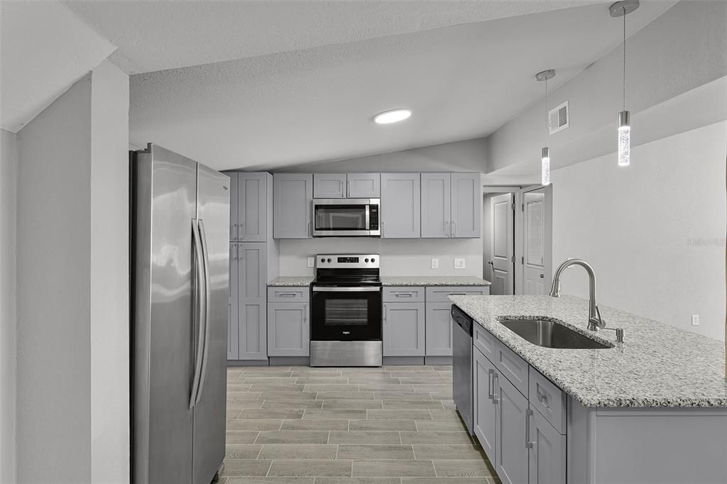 待售: $395,000 (4 贝兹, 2 浴室, 1874 平方英尺)