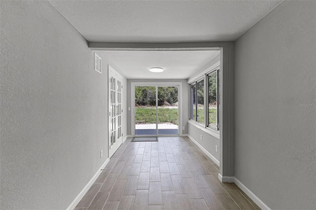 待售: $395,000 (4 贝兹, 2 浴室, 1874 平方英尺)