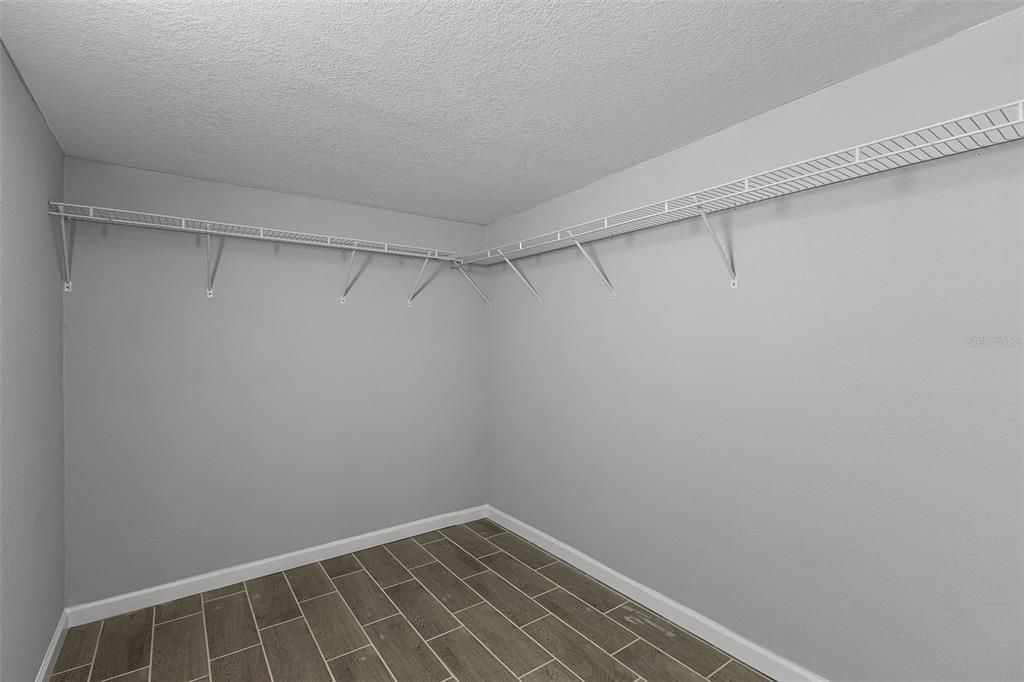 待售: $395,000 (4 贝兹, 2 浴室, 1874 平方英尺)