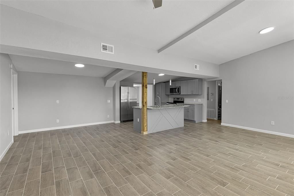 待售: $395,000 (4 贝兹, 2 浴室, 1874 平方英尺)