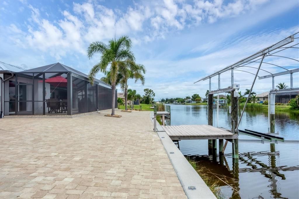 待售: $1,200,000 (3 贝兹, 2 浴室, 1902 平方英尺)