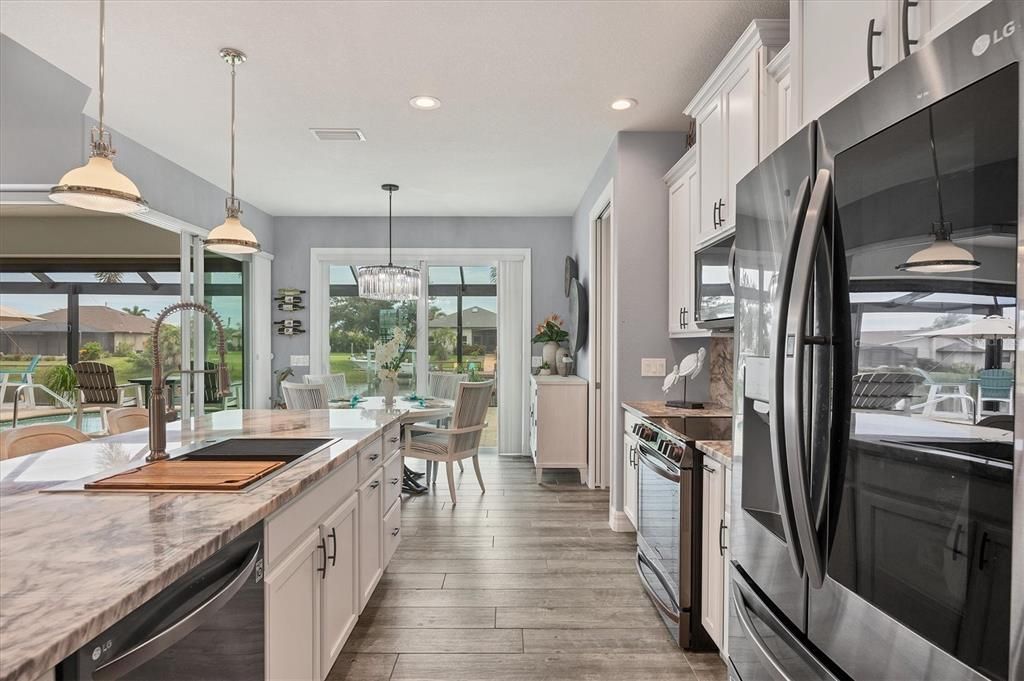 待售: $1,200,000 (3 贝兹, 2 浴室, 1902 平方英尺)