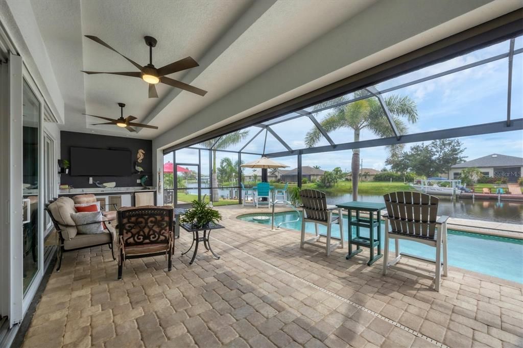 待售: $1,200,000 (3 贝兹, 2 浴室, 1902 平方英尺)