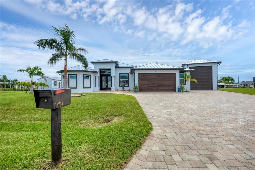 待售: $1,200,000 (3 贝兹, 2 浴室, 1902 平方英尺)