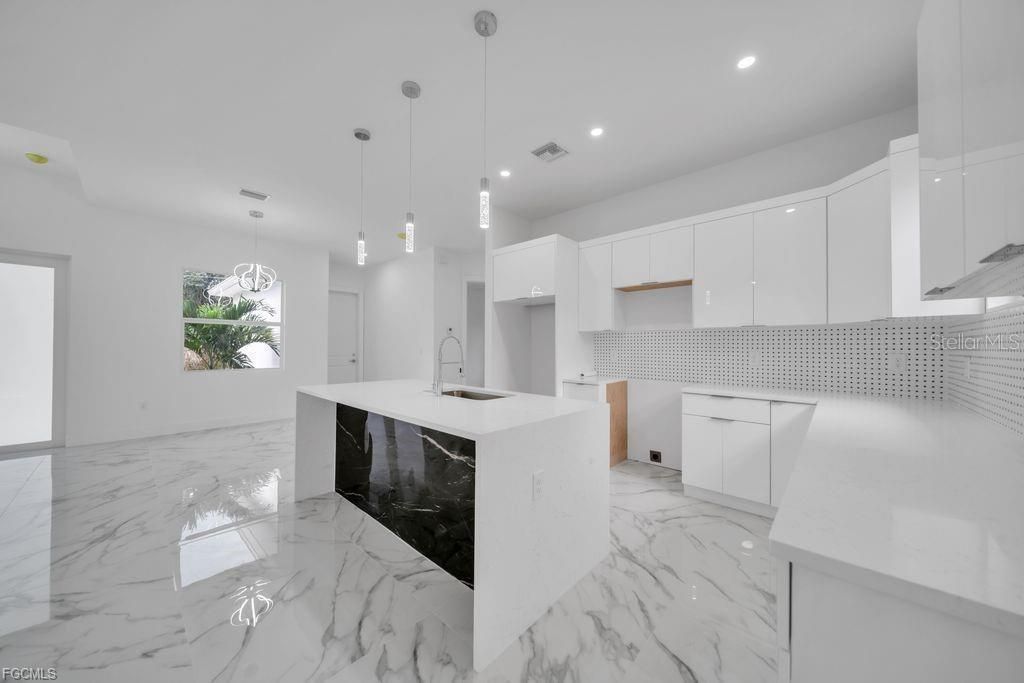 Activo con contrato: $314,900 (3 camas, 2 baños, 1493 Pies cuadrados)