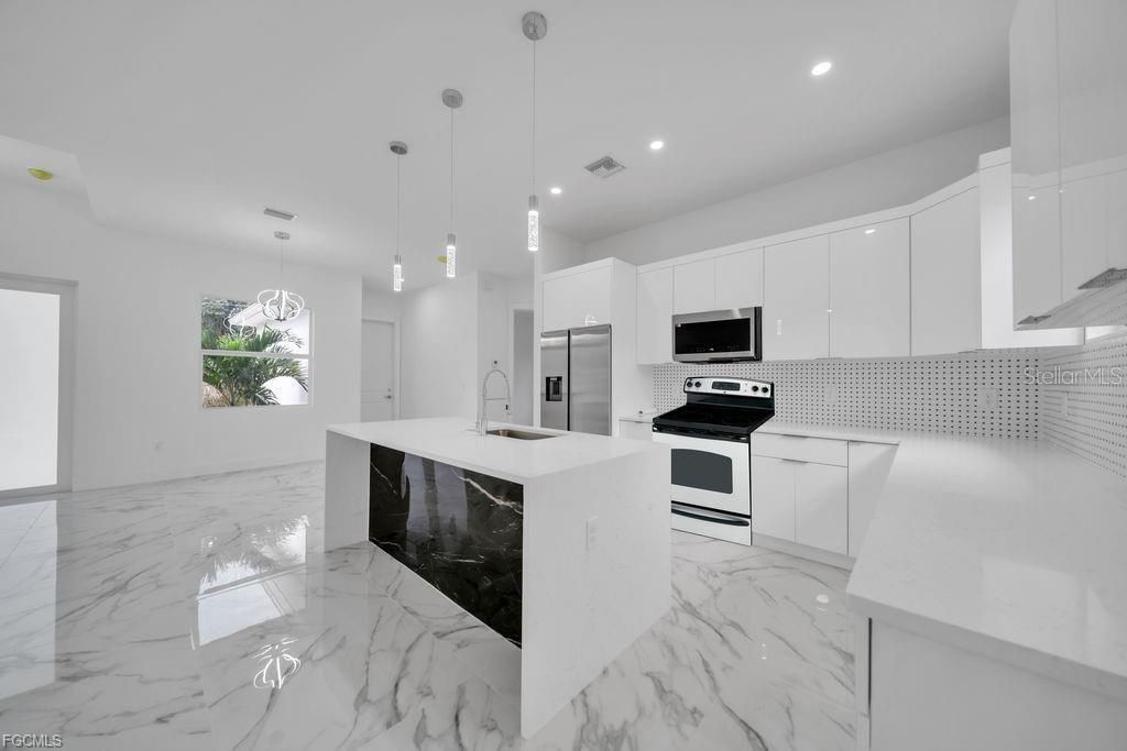 Activo con contrato: $314,900 (3 camas, 2 baños, 1493 Pies cuadrados)