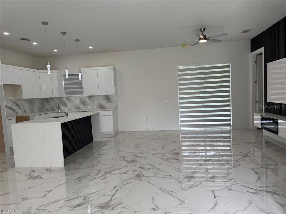 Activo con contrato: $314,900 (3 camas, 2 baños, 1493 Pies cuadrados)