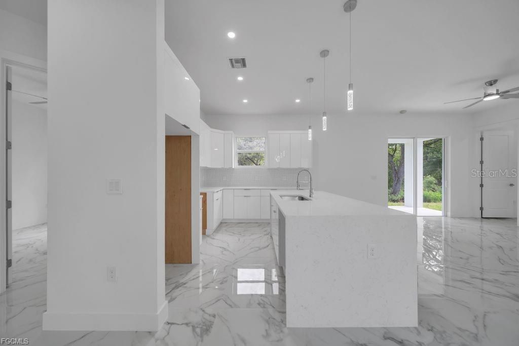 Activo con contrato: $314,900 (3 camas, 2 baños, 1493 Pies cuadrados)