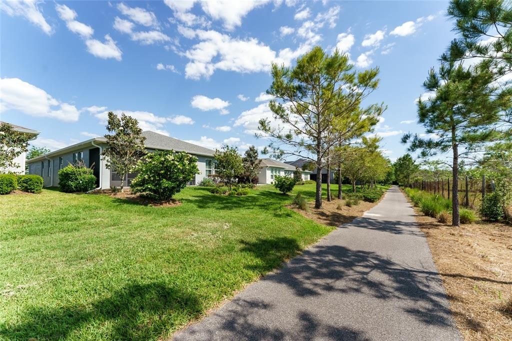 合同活跃: $4,800 (2 贝兹, 2 浴室, 2057 平方英尺)