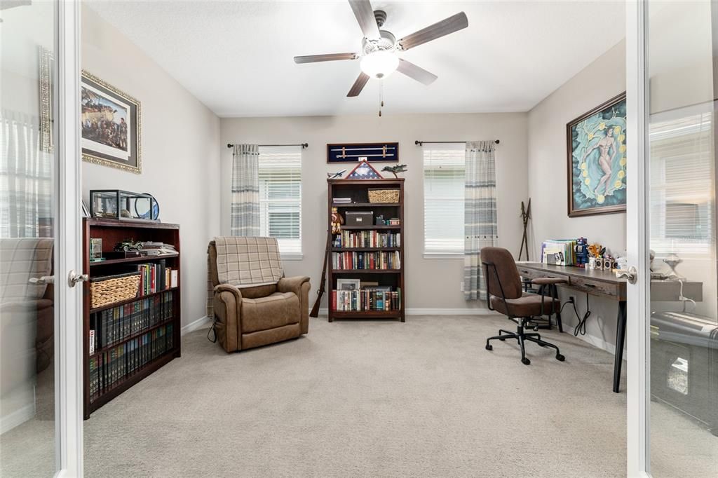 合同活跃: $4,800 (2 贝兹, 2 浴室, 2057 平方英尺)