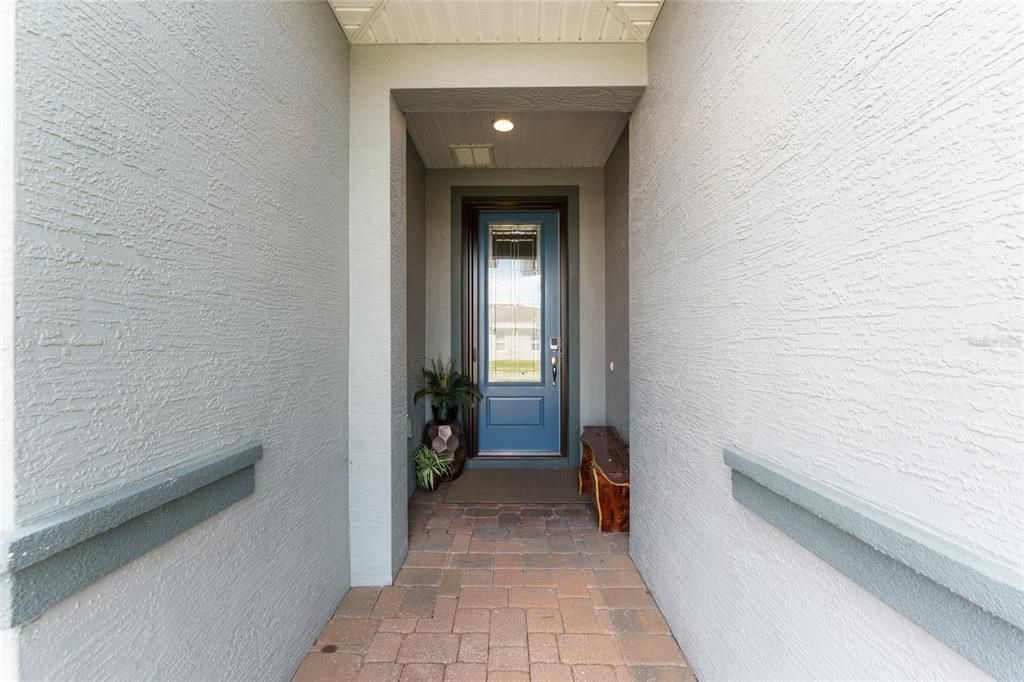 合同活跃: $4,800 (2 贝兹, 2 浴室, 2057 平方英尺)