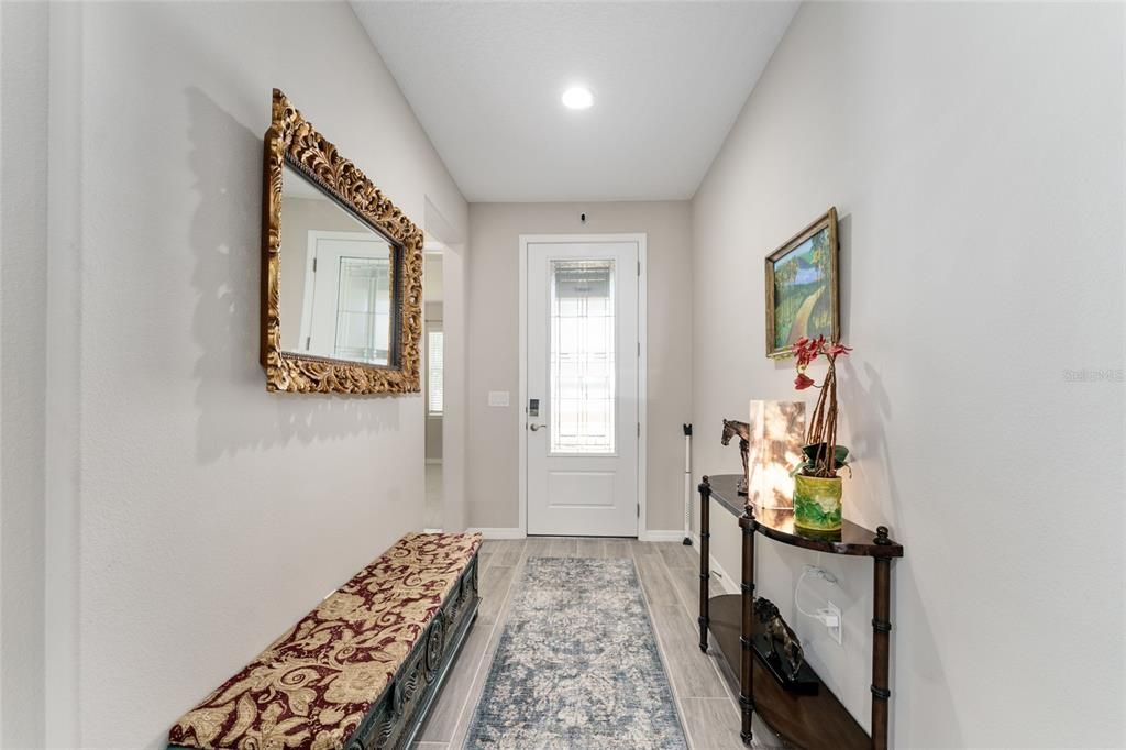 合同活跃: $4,800 (2 贝兹, 2 浴室, 2057 平方英尺)