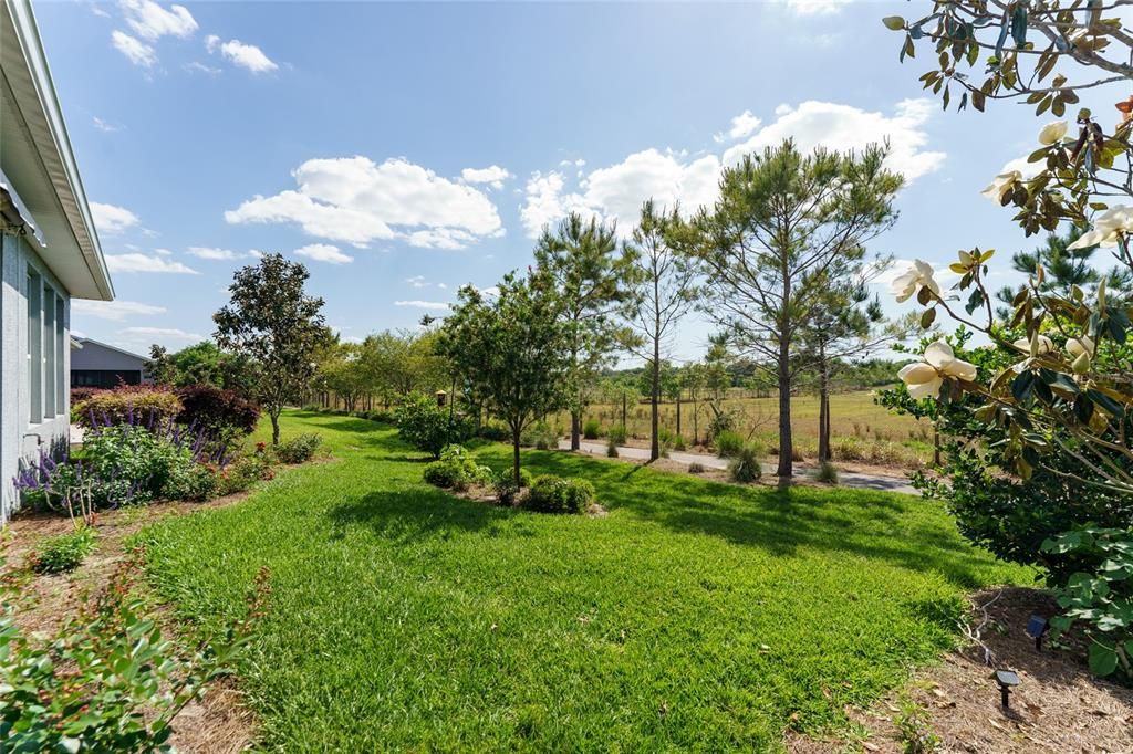 合同活跃: $4,800 (2 贝兹, 2 浴室, 2057 平方英尺)