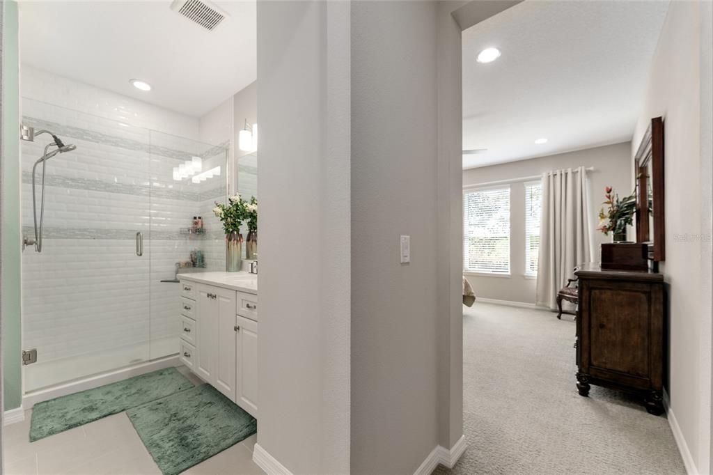 合同活跃: $4,800 (2 贝兹, 2 浴室, 2057 平方英尺)