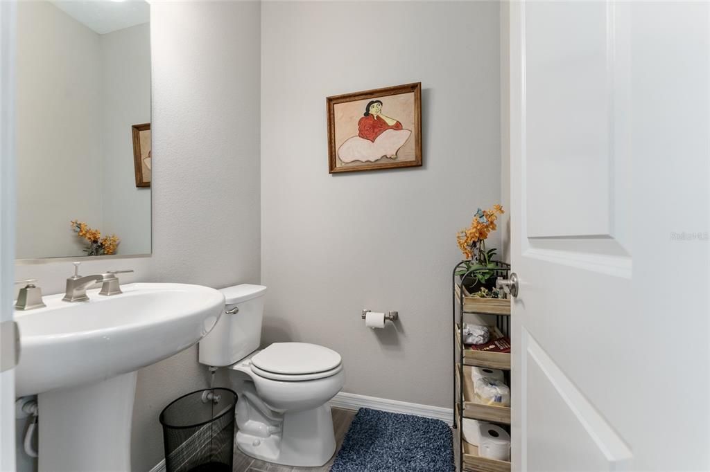 合同活跃: $4,800 (2 贝兹, 2 浴室, 2057 平方英尺)