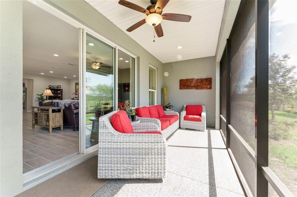 合同活跃: $4,800 (2 贝兹, 2 浴室, 2057 平方英尺)