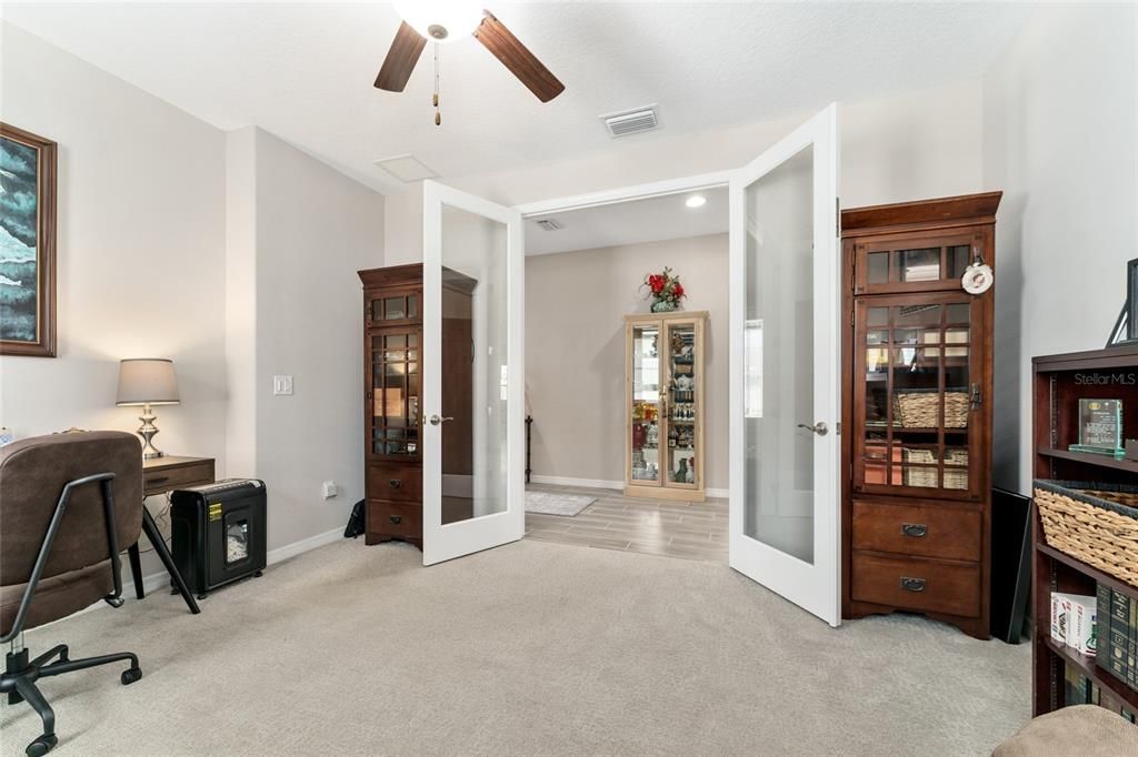 合同活跃: $4,800 (2 贝兹, 2 浴室, 2057 平方英尺)