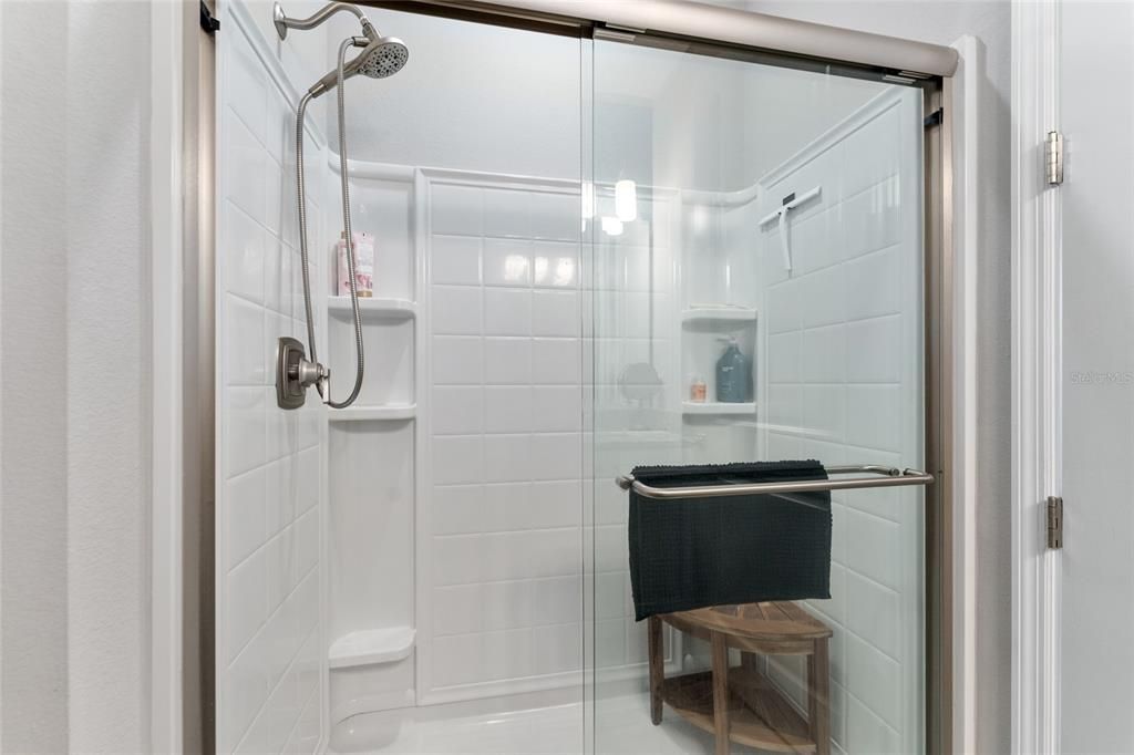 合同活跃: $4,800 (2 贝兹, 2 浴室, 2057 平方英尺)