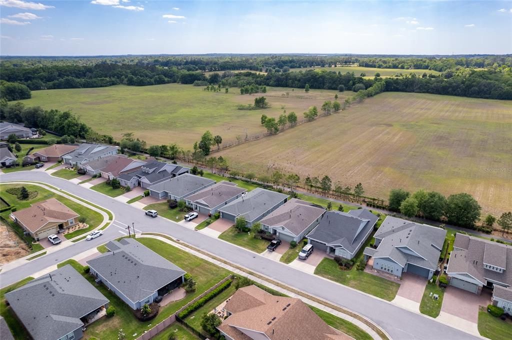 合同活跃: $4,800 (2 贝兹, 2 浴室, 2057 平方英尺)