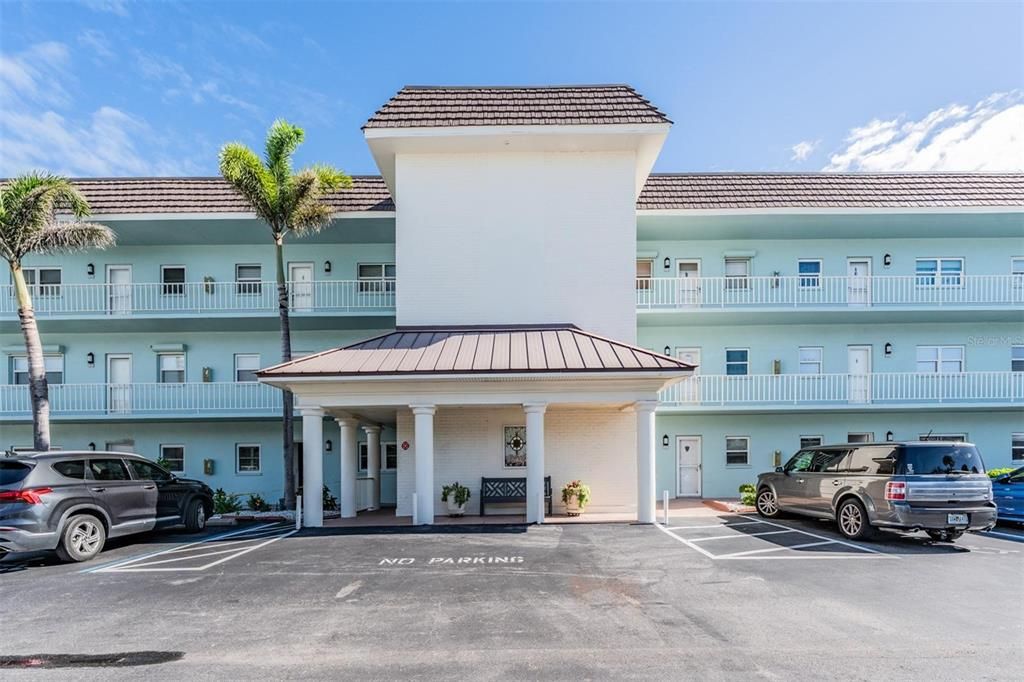 For Sale: $350,000 (2 beds, 2 baths, 1141 Square Feet)