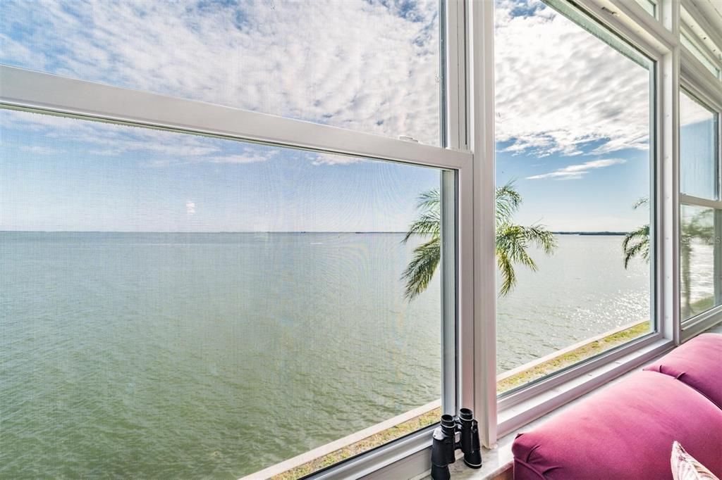 For Sale: $350,000 (2 beds, 2 baths, 1141 Square Feet)