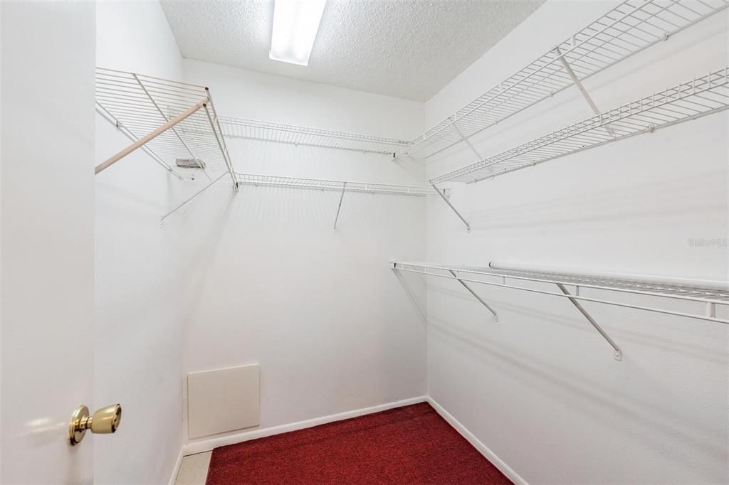 For Sale: $350,000 (2 beds, 2 baths, 1141 Square Feet)