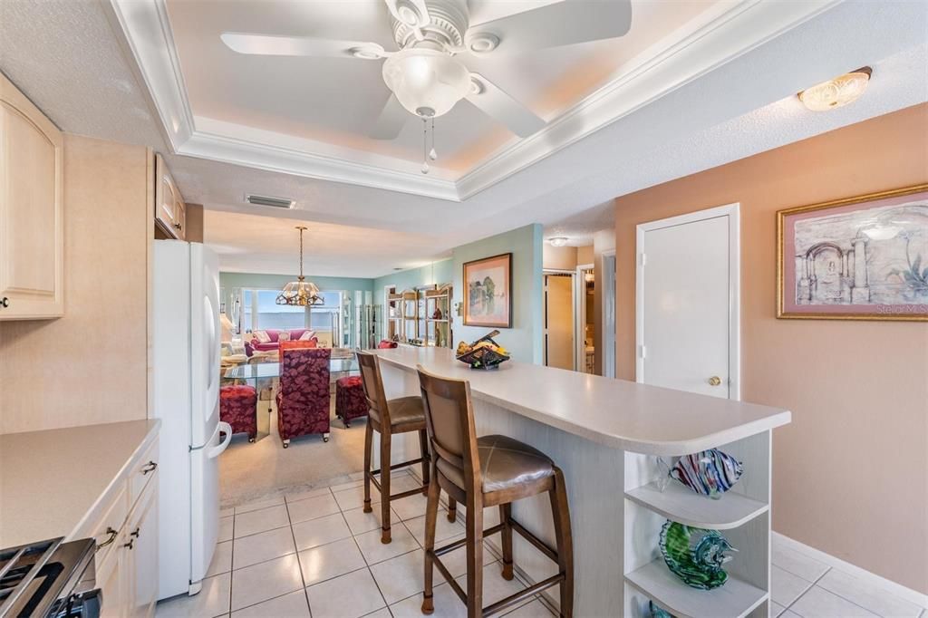 For Sale: $350,000 (2 beds, 2 baths, 1141 Square Feet)